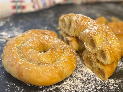 Плацинда с яблоком